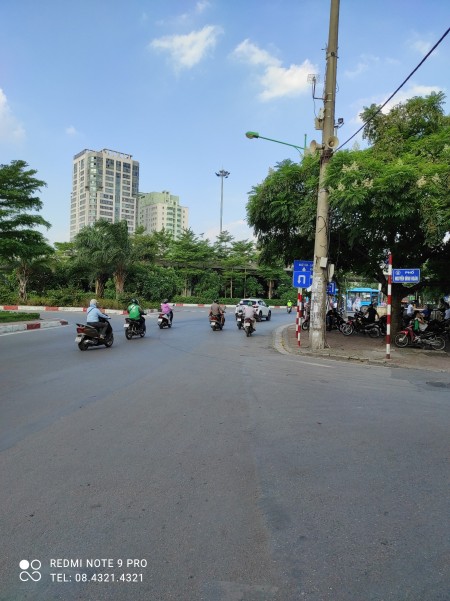 Chính chủ cần bán nhà mặt phố Láng Hạ, Đống Đa, 3 tầng, giá 8.5 tỷ, phố vỉa hè kinh doanh sầm uất