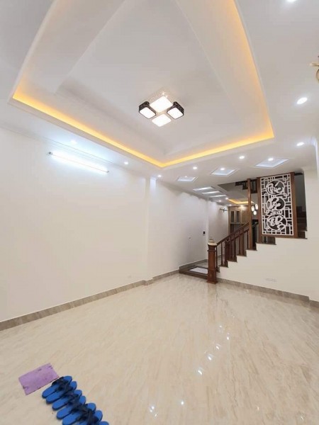 Bán nhà Thái Hà, ô tô tránh, an sinh đỉnh, diện tích sử dụng 46m2, giá 5.55 tỷ