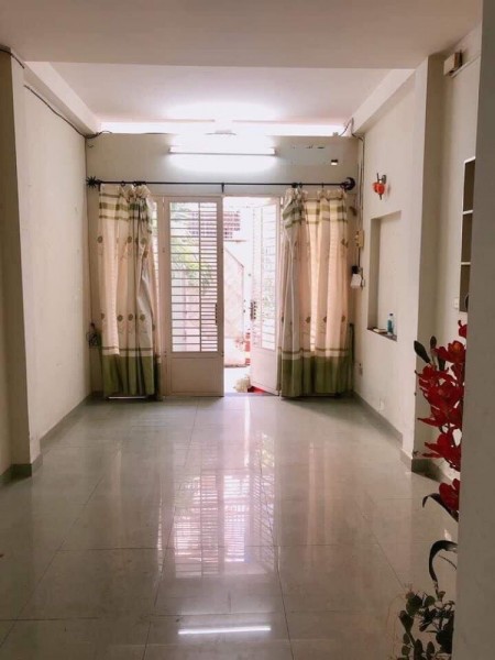 Bán gấp nhà đẹp 3 tầng diện tích 54m2 Cách Mạng Tháng 8, Quận 10, chỉ 6 tỷ 300