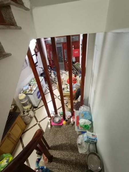 Bán căn nhà Tân Mai cách 1 nhà ra Phố, ngõ thông, nhà đẹp, DT 24m2 x 4T. Giá 2.3tỷ.