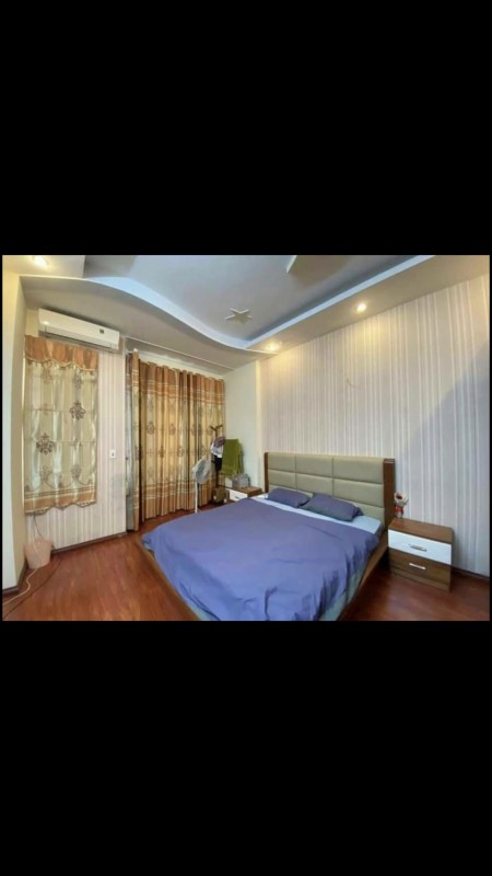 Bán nhà Lĩnh Nam, gần Chợ Mai Động, diện tích 34m2, giá bán 2.6 tỷ, sổ sẵn