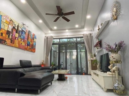 Bán nhà Kiều Mai, Minh Khai, Bắc Từ Liêm diện tích 50m2, 4 tầng, giá 5,7 tỷ