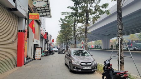 Nhà mặt phố Phạm Văn Đồng. Vỉa hè, ô tô, Kinh doanh. 160m2 MT9.5m 38tỷ
