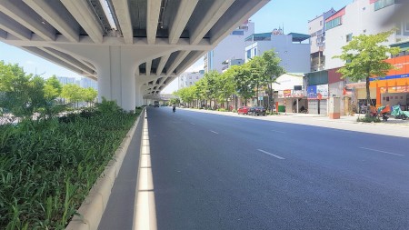 Nhà mặt phố Phạm Văn Đồng. Vỉa hè, ô tô, Kinh doanh. 100m2 MT5.5m 22tỷ