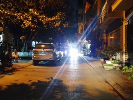 Bán đất Ngọc Lâm ô tô tránh, diện tích 118m2, mt 8m, giá bán 10.5 tỷ, thương lượng