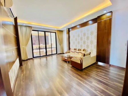 Bán nhà Bồ Đề thoáng sáng rực rỡ, diện tích 50m2 mặt tiền 5m giá chỉ 5.35 tỷ