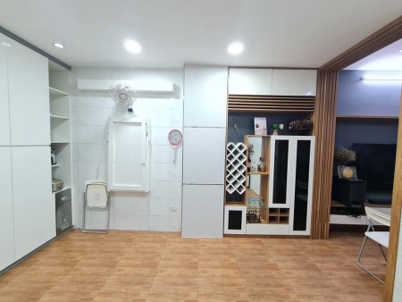 Bán nhà phố Kim Hoa, Đống Đa. Diện tích 55m2*3 tầng, mặt tiền 5m, ô tô gần. Chỉ hơn 4.5 tỷ