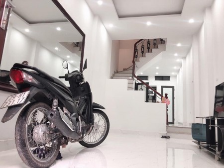 Bán nhà Trương Định, ngõ thông, ô tô tránh, 2 mặt thoáng, 4 phòng ngủ, mới xây