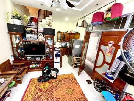 Bán nhà Nguyễn Lương Bằng Đống Đa, xây 5 tầng dt 30m2, mt 6m2 giá 3,4 tỷ có thương lượng