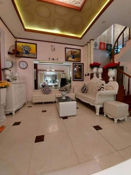 Bán nhà Hồ Tùng Mậu, diện tích sử dụng 35m2, đúc 5 tầng, hơn 3 tỷ