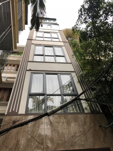 Bán nhà đường Hoàng Quốc Việt diện tích 50m2, 5 tầng, ngõ to, ô tô chạy, nhà đẹp rực rỡ