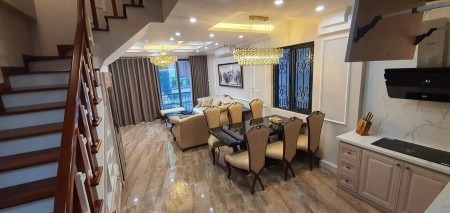 Bán nhà ngõ 113 Yên Hòa Quận Cầu Giấy dt 46m2, đúc 5 tầng, giá bán 5.7 tỷ LH 0902224679