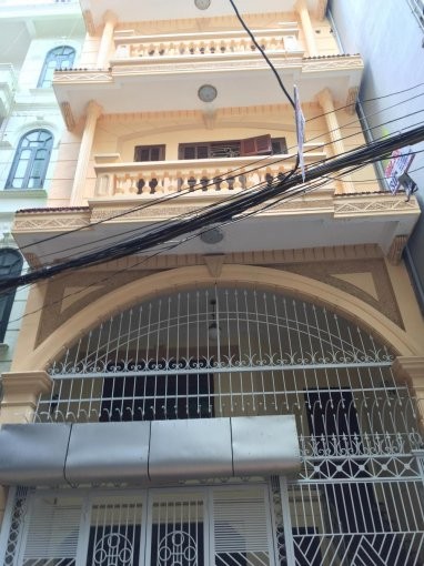 Cần bán nhà phố Kim Mã, ngõ ba gác tránh xe máy, diện tích 50m2 đúc 5 tầng