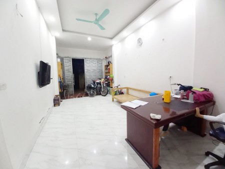 Bán nhà Vũ Trọng Phụng dt 67m2, 5 tầng, 2 thoáng, ô tô đỗ cửa, giá 5.5 tỷ