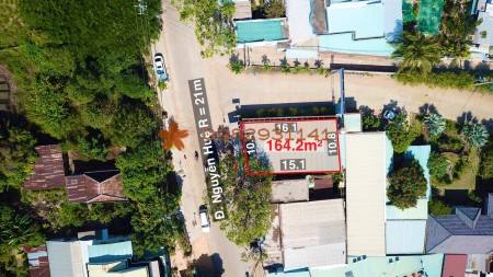 Bán mảnh đất mặt tiền đường Nguyễn Huệ Phú Quốc cách quảng trường Bác Hồ 1km