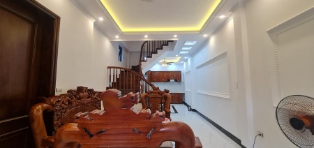 Nhà nguyên căn đẹp Long Biên, lô góc đường lớn thiết kế đẹp, giá 5,5 tỷ, lhcc