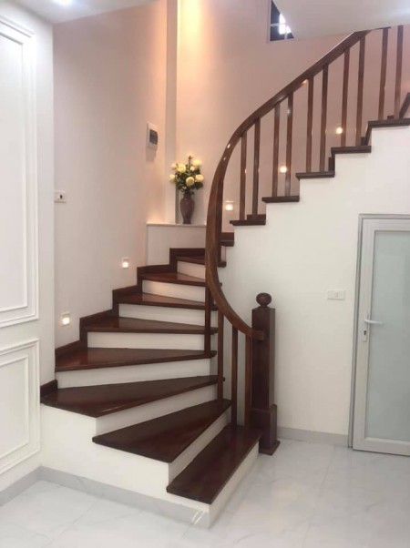 Bán 4 căn nhà mới Lê Quang Đạo dt 32m2 5 tầng 3.4 đến 3.55 tỷ hoàn thiện đẹp Nam Từ Liêm