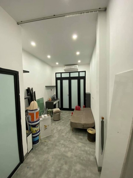 Bán nhà Bạch Mai, nhỏ xinh đầy đủ nội thất, đủ công năng, giá bán 2.5 tỷ, lhcc