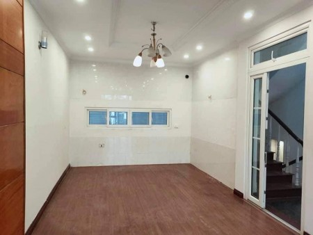 Bán nhà dt 34m2, 4 tầng, giá 3.5 tỷ, phố Tô Vĩnh Diện, Lê Trọng Tấn, Quận Thanh Xuân