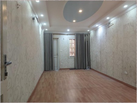 Bán nhà Nguyễn Chí Thanh dt 52m 2 thoáng sát mặt phố ngõ thẳng ô tô Kinh doanh