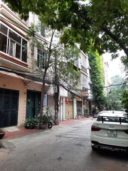 Bán nhà phố Thịnh Quang, ô tô tải đỗ cửa, mt rộng, 5 tầng đúc, giá 3.3 tỷ
