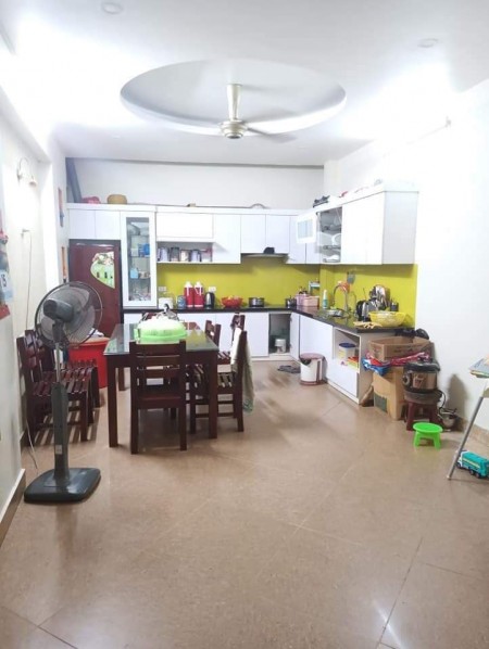 Bán Nhà Quan Nhân, Thanh Xuân diện tích 50m2, 4 tầng, mặt tiền 7.2m, Nhỉnh 3 Tỷ.