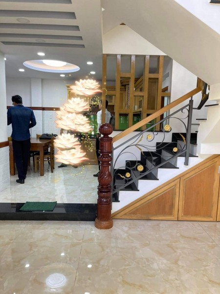 Bán gấp nhà giá rẻ dt 68m2, 5 tầng giá chỉ 6.6 tỷ, Quang Trung Gò Vấp, còn thương lượng