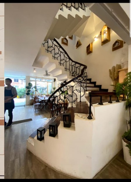 Nhà Mặt Phố Đường Tây Hồ Quảng An lô góc 4 thoáng dt 202m2 mặt tiền 8m, giá 82 tỷ