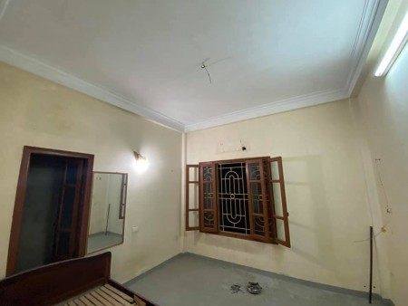 Bán nhà Hồ Tùng Mậu, diện tích sử dụng 68m2, giá bán chỉ hơn 4 tỷ.