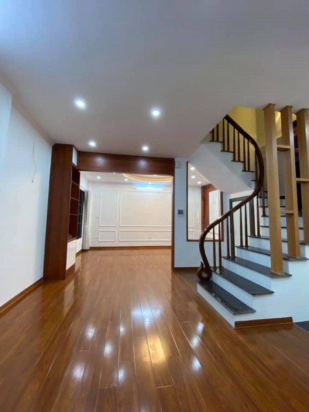 Bán nhà Thượng Đình Quận Thanh Xuân dt 50m2, 4 tầng giá chỉ 4.8 tỷ 0988650989