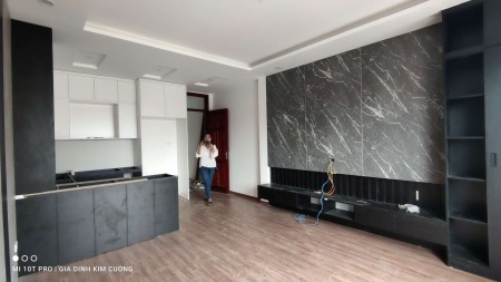 Mặt phố trung tâm Quận Hoàng Mai, dt 45m2 xây mới có thang máy, SĐCC.