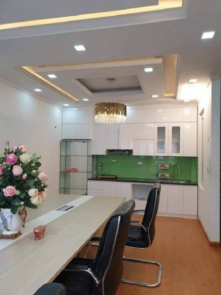Bán nhà Lê Đức Thọ, phân lô ô. tô nội thất Vip dt 42m2, đúc 5 tầng, mt 4m, giá 3.5 tỷ, lhcc
