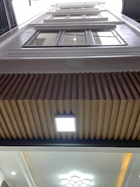 Bán nhà Đa Sỹ, Hà Đông diện tích 42m2, 5 tầng, giá 2,7 tỷ (Tặng nội thất xịn)