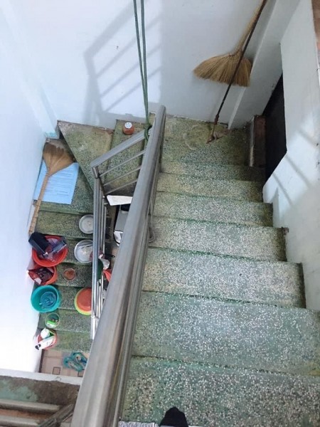 Bán nhà nát quận 10, diện tích sử dụng 44m2, hẻm thông thoáng, lh 0799149230