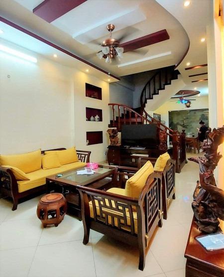 Bán nhà Trần Duy Hưng, gần phố, phân lô, lô góc, oto, dt 48m2, giá chỉ 5 tỷ.
