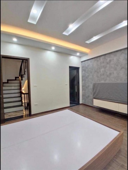 Bán nhà phân lô Phú Diễn, Bắc Từ Liêm rộng 60m2, 5 tầng, giá bán 7,9 tỷ