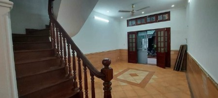 Bán nhà Trần Thái Tông, Quận Cầu Giấy, kinh doanh lô góc 2 mặt thoáng sáng