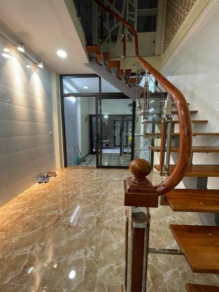 Bán nhà PL ô tô đỗ cửa ngõ 175 Lạc Long Quân dt 49m2, 4 tầng giá 6,85 tỷ. LH 0912442669