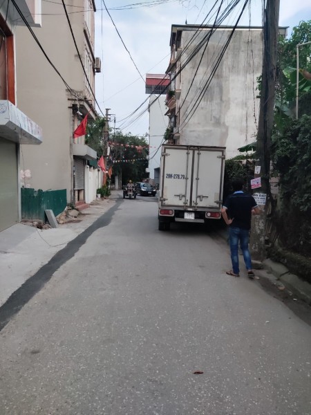 Bán nhà đường Nguyễn Văn Linh 40m x 5 tầng, giá 3.55 tỷ, Gara ô tô, Kinh doanh.