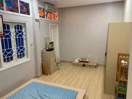 Bán đất tặng nhà Đức Giang, Long Biên, ô tô Nhà đẹp Ở ngay gần phố dt 45m2 giá nhỉnh 2tỷ
