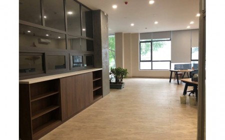 Chính chủ cho thuê văn phòng dt 50m2 view hồ Hoàng Cầu, Đống Đa. Liên hệ: 0934.633.628