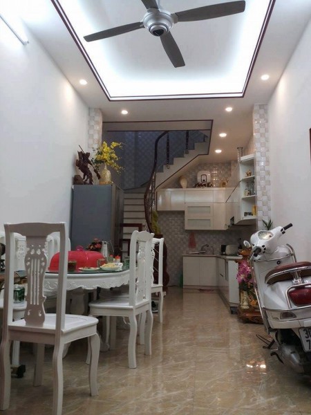 Bán gấp nhà đẹp 5 tầng Quận Hai Bà Trưng nội thất Vip, nhỉnh 2 tỷ, lh 0817750699