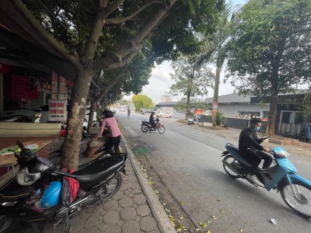 Đất lô góc, kinh doanh sầm uất mặt phố Thanh Am, Long Biên, dt 44m2, mt 5m, giá 6,4 tỷ.