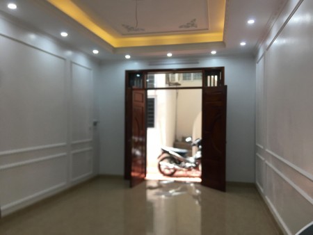 Bán nhà đẹp, ở ngay, dtsd 42m2, 5 tầng, giá 4.3 tỷ Văn Chương, Tôn Đức Thắng, Đống Đa.