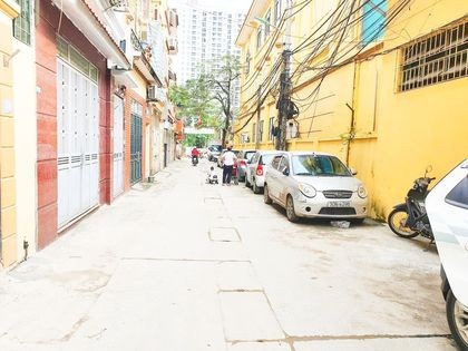 Bán nhà phân lô Nguyên Hồng: 55m2, 6 tầng, mặt tiền 4.5m, giá 12 tỷ