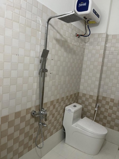 Bán nhà Kim Giang giá siêu hấp dẫn dt 30m2, giá 2.7 tỷ, 5 tầng, phân lô cán bộ