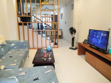Chính chủ hạ giá bán nhà Hoàng Văn Thụ diện tích 64m2 đúc 3 tầng giá chỉ 3 tỷ
