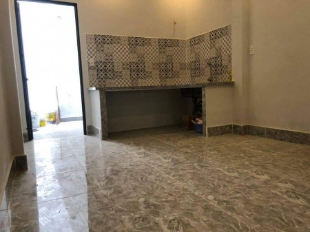 Bán nhà Tân Phú đường Bùi Xuân Phái, 2 tầng, có sân rộng, dt 55m2, giá 4.3 tỷ
