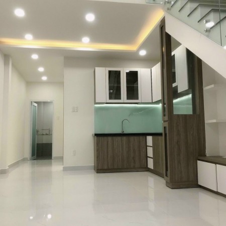 Bán nhà hẻm xe hơi Tô Hiến Thành có 3 lầu giá bán 5,5 tỷ gần Siêu Thị