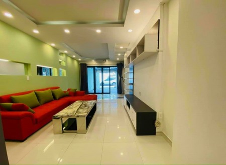 Bán nhà HXH Cách Mạng Tháng 8 Quận 3 giá rẻ, dt 65m2 3 lầu, 3 phòng ngủ